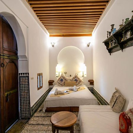 Dar Authentic Fes - Familly Hosting Bed & Breakfast Exterior photo
