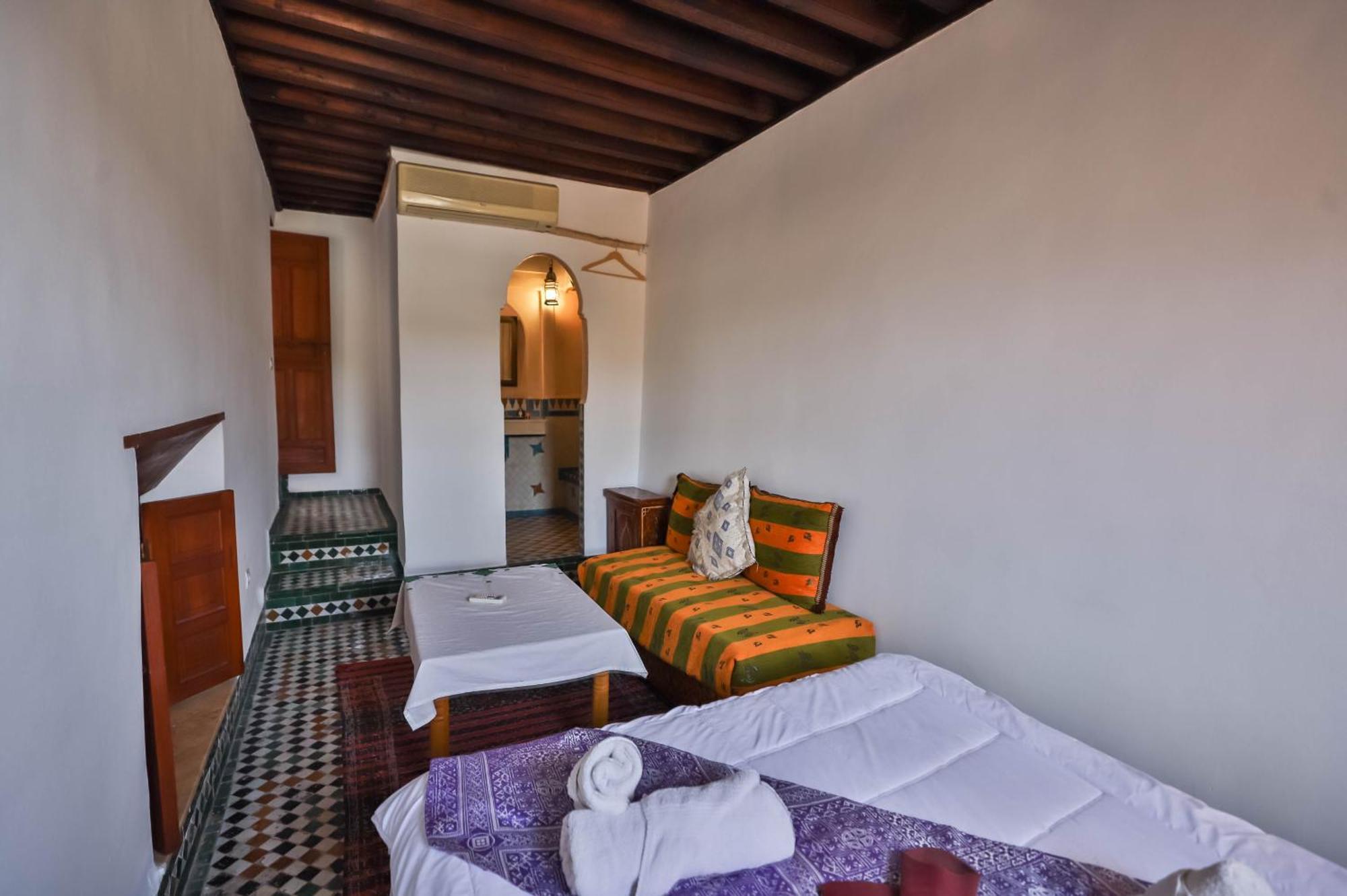 Dar Authentic Fes - Familly Hosting Bed & Breakfast Exterior photo