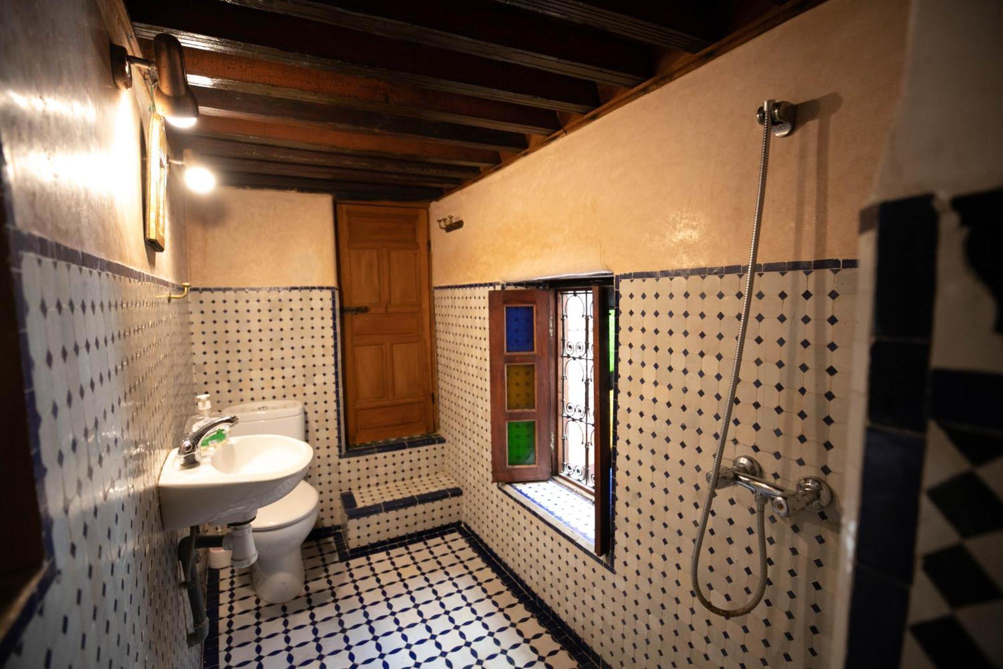 Dar Authentic Fes - Familly Hosting Bed & Breakfast Exterior photo